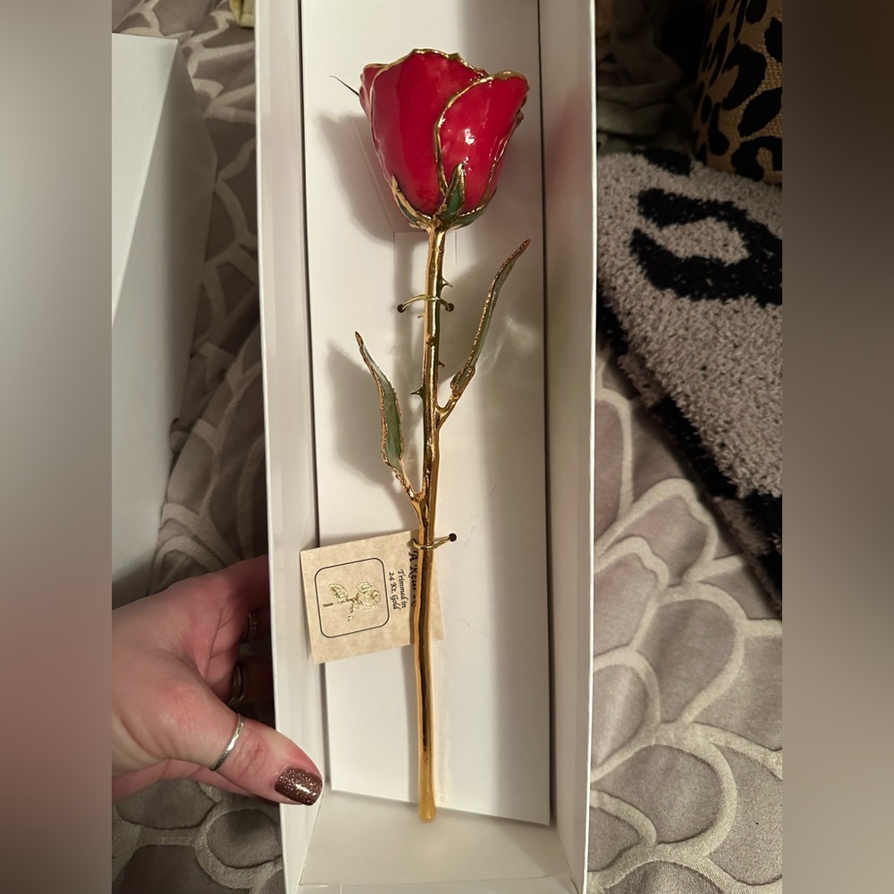 Real rose preserved in 24k gold